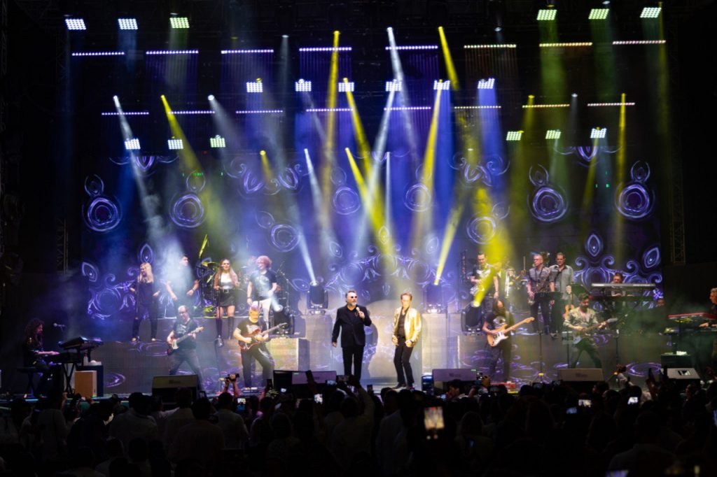 Cautivan Mijares y Emmanuel a miles durante el 30 aniversario de Solidaridad – H. Ayuntamiento de Solidaridad