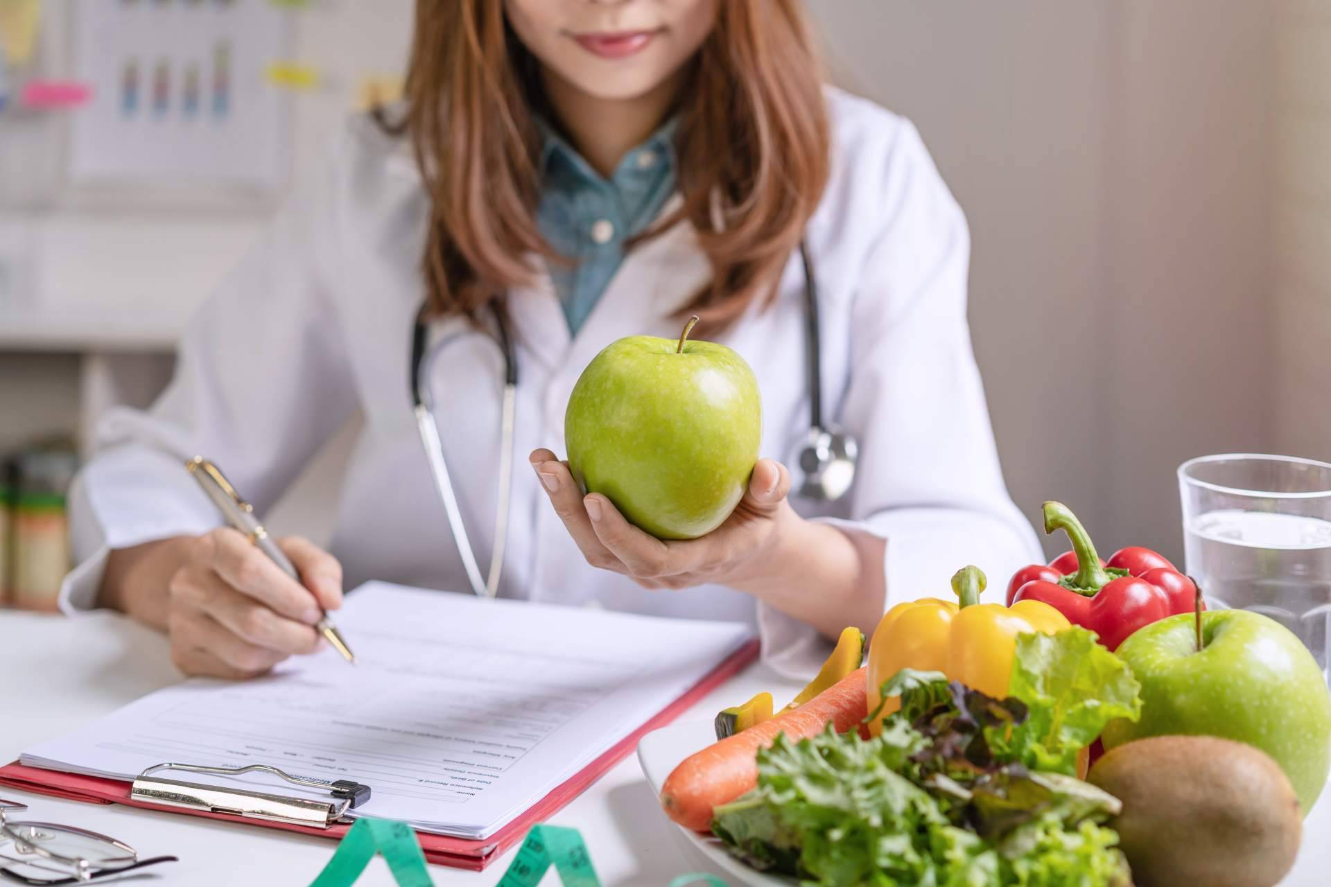 Las diferencias entre nutricionista y nutriólogo, por Quela