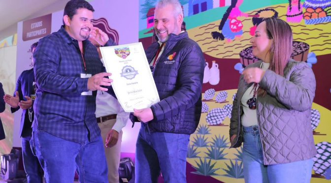 Entrega Bedolla Premio Nacional del Mezcal Michoacán 2023