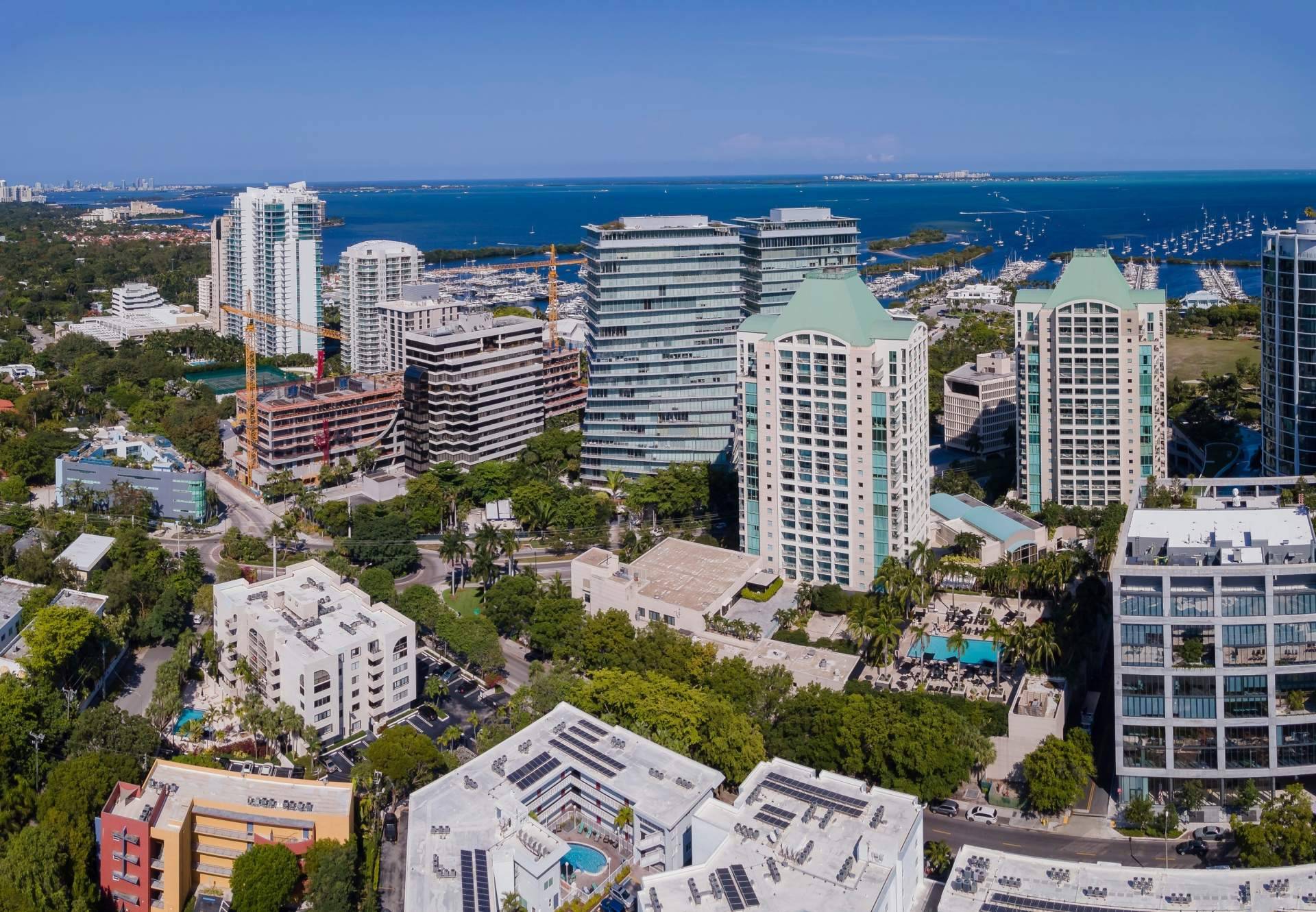 Obtener altos retornos en la inversión en apartamentos en Miami con UTG Miami/Grupo Alejandro Tabosky