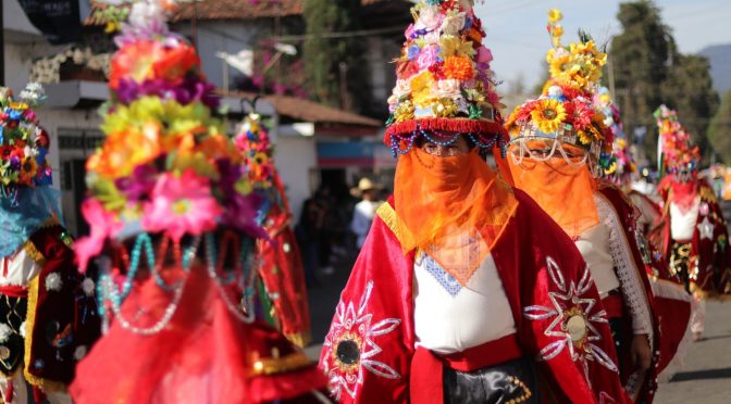 Convite de la K’uínchekua viste de fiesta y color las calles de Tzintzuntzan