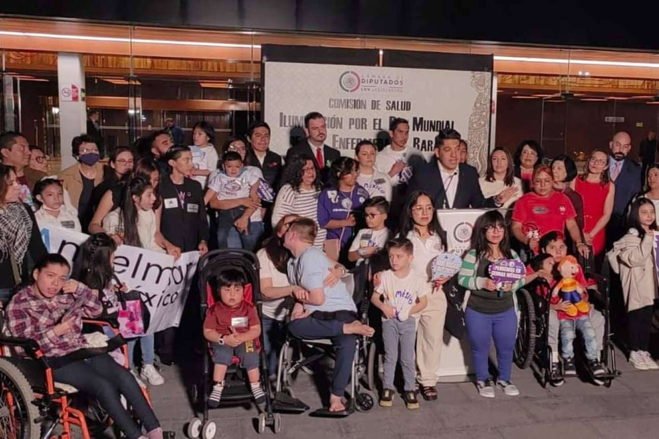 Hay al menos 8 millones de mexicanos que viven una enfermedad rara