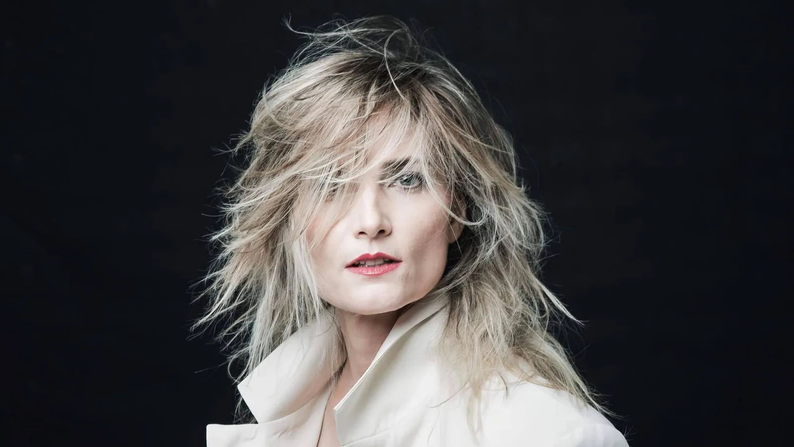 Carolina Minella lanza 'Besaré la memoria', su nuevo álbum postulado para consideración en los Latin Grammy 2026